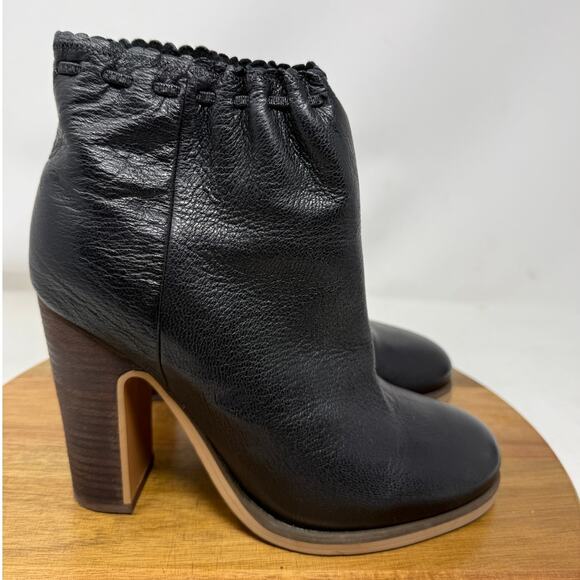 See by Chloe Boots Womens Leather Scalloped Accent Black Leather Size 8 US 39 EU - Picture 1 of 11